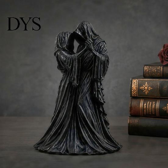 Detailed Gothic Craft Faceless Lovers Figurine, Dark Ghost Couple Sculpture, Mysterious Halloween Statue Desktop Ornament for Shelf Mantel Table Home
