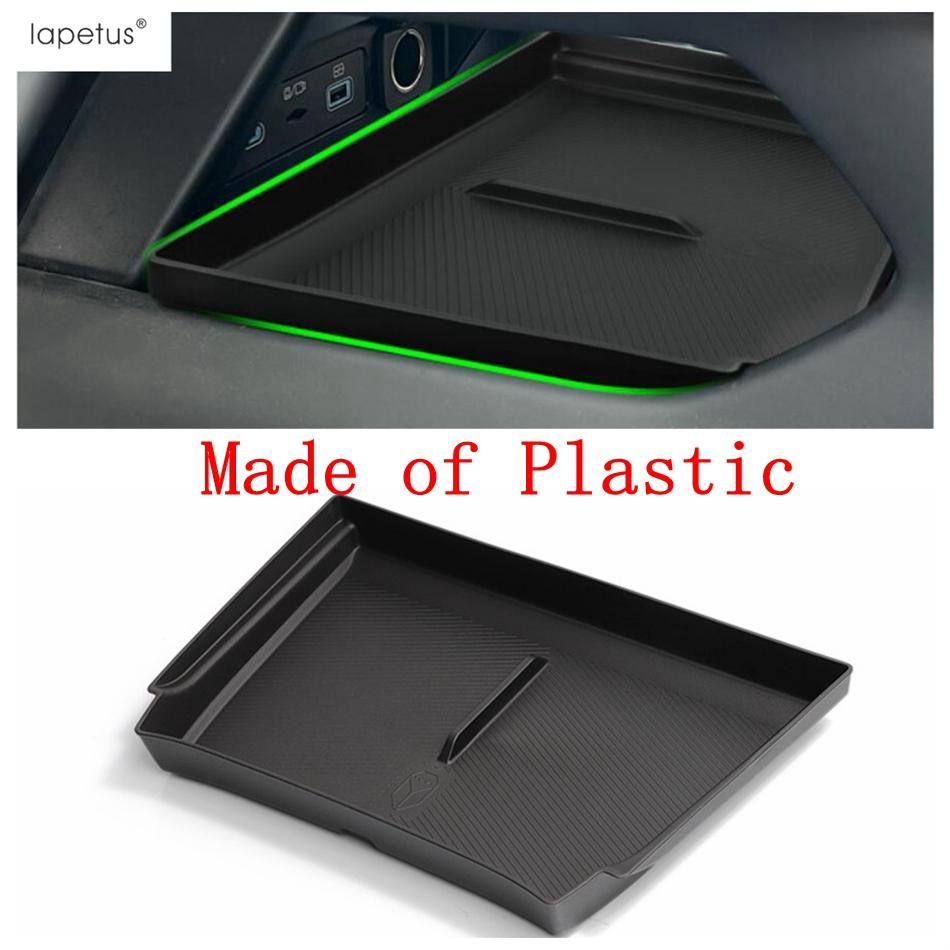 Car Phone Wireless Charging Pad Mat / Center Console Armrest Storage Box Tray Organizer Accessories For BYD Leopard 8 2024 2025