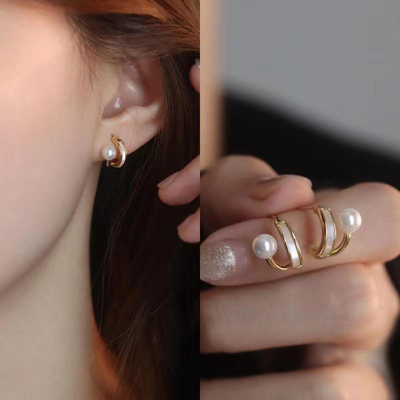 Elegant Drip Oil Pearl S925 Silver Earrings for Women – Versatile Light Luxury High-End Studs.