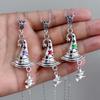 Exquisite Retro Edelstahl Kleine Hexe Reitet Auf Einem Besen Bunter Stern Hexenhut Anhänger Halskette für Frauen Halloween Schmuck