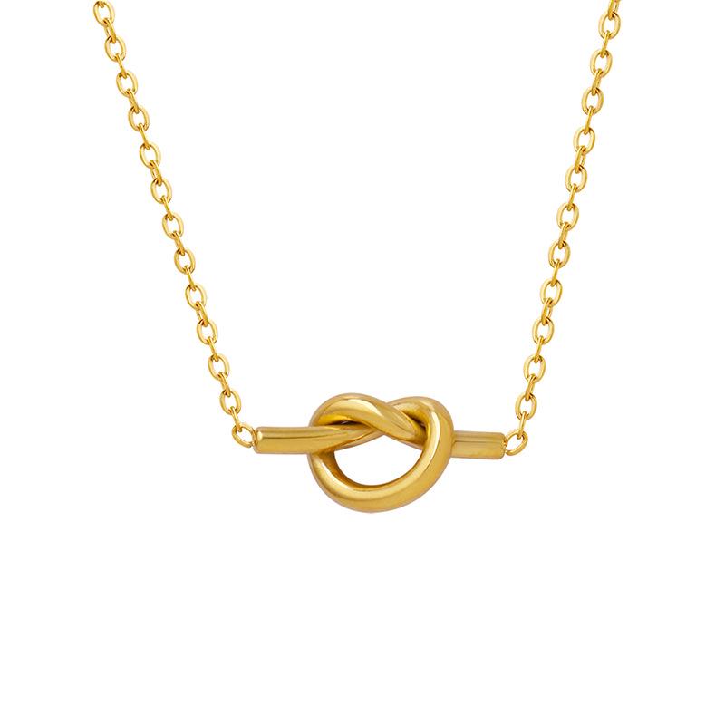 Korean Sweetheart Heart-Shaped Pendant Necklace for Women, 18K Gold-Plated Titanium Steel Clavicle Chain