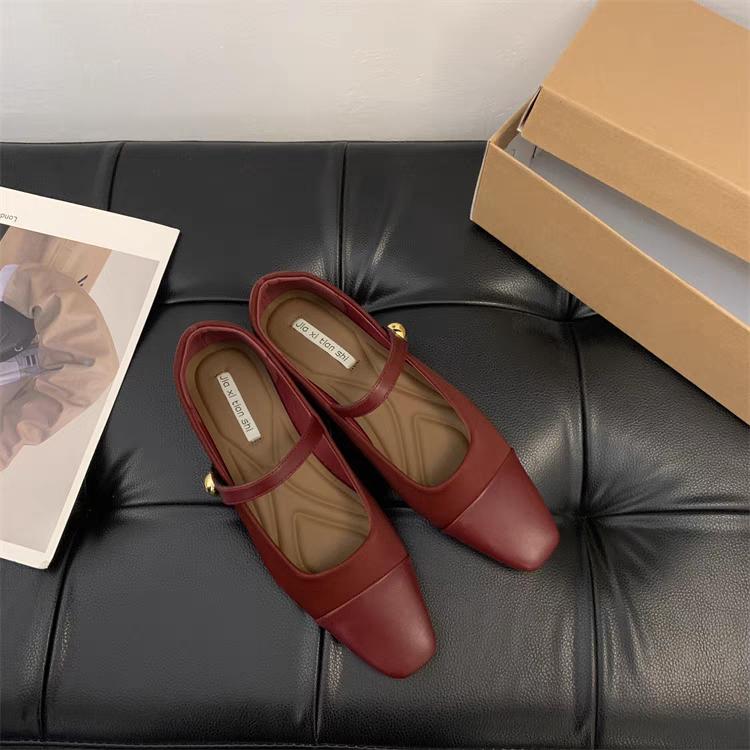 Mote 2024 Vårnye Kvinner Flate Sko Mote Rød Damer Shallow Shallow Slip on Mary Jane Sko Kvinnelige Firkantede Sko Utendørs Ballerinaer