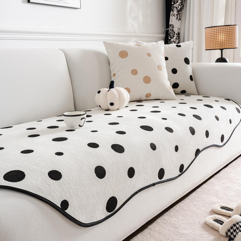 

Irregular Special-Shaped Sofa Cushion Non-Slip Universal Seat Cover Black White Ins Four Seasons Leather Towel 70*70cm