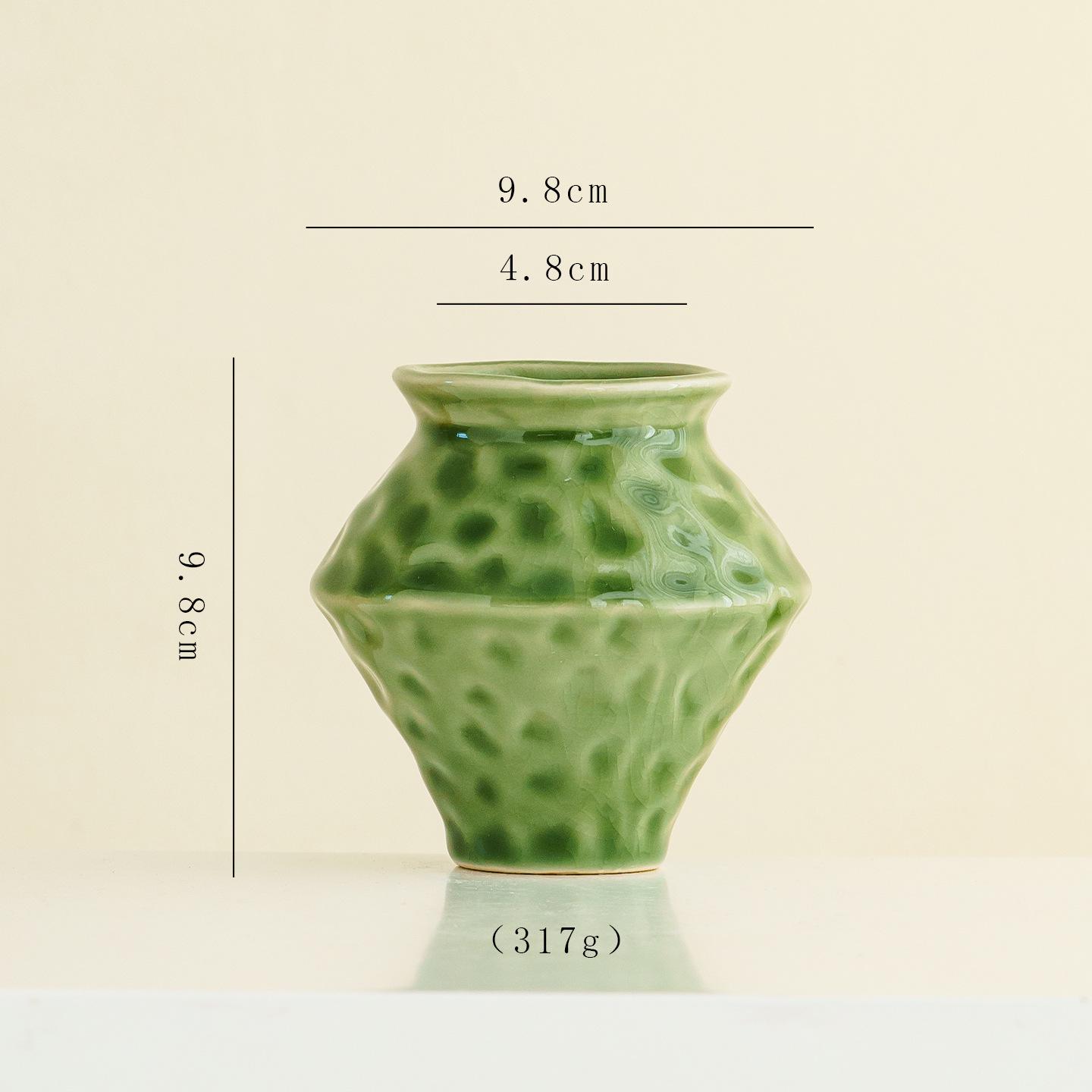 

French Country Style Light Luxury Ceramic Vase for Fresh or Hydroponic Flowers, Ideal for Living Room or Entrance Hall Ornament.