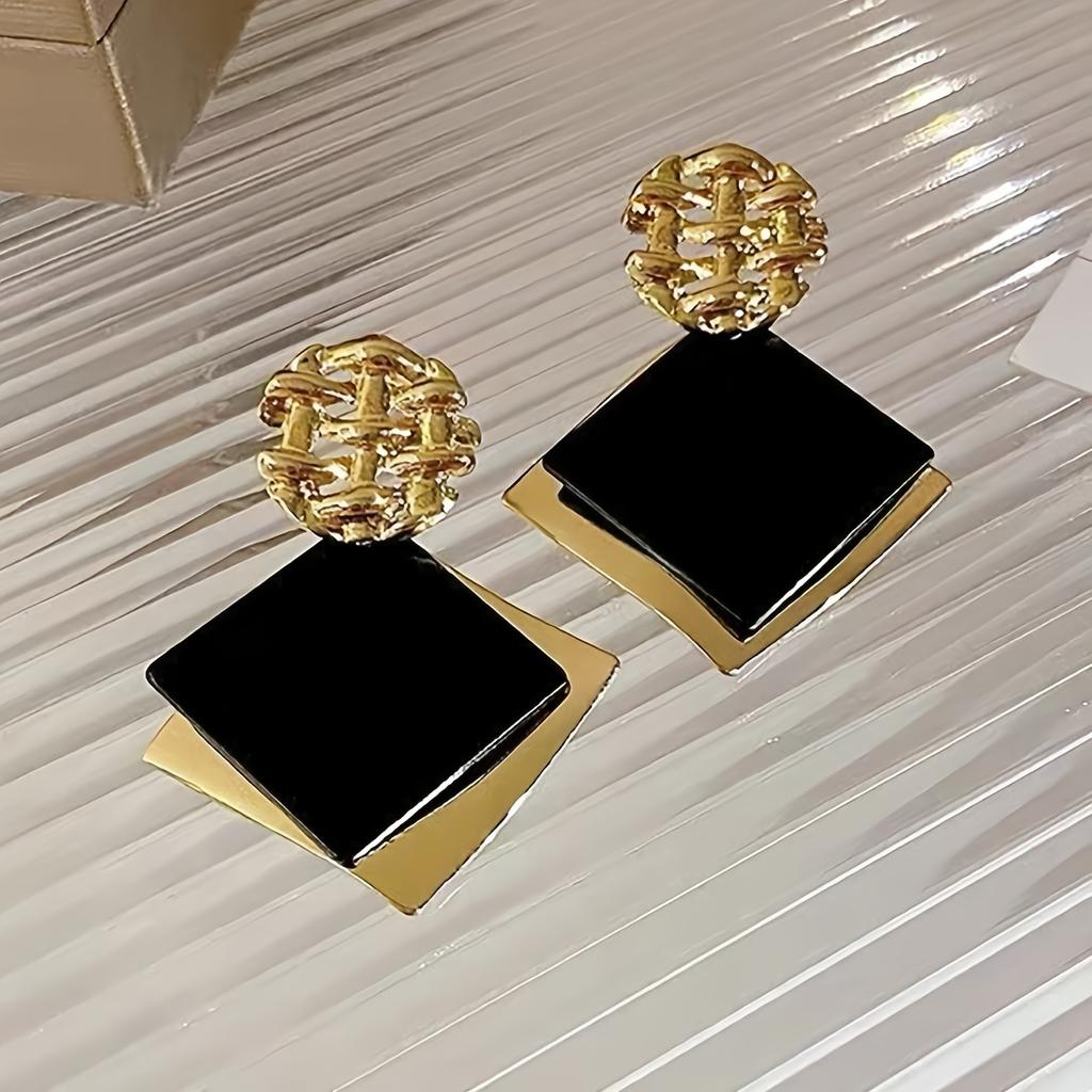 1 Pair Elegant Vintage-Inspired Geometric Drop Earrings for Women - Chic French Style Iron Dangle with Copper Posts, Black Square & Round Designs