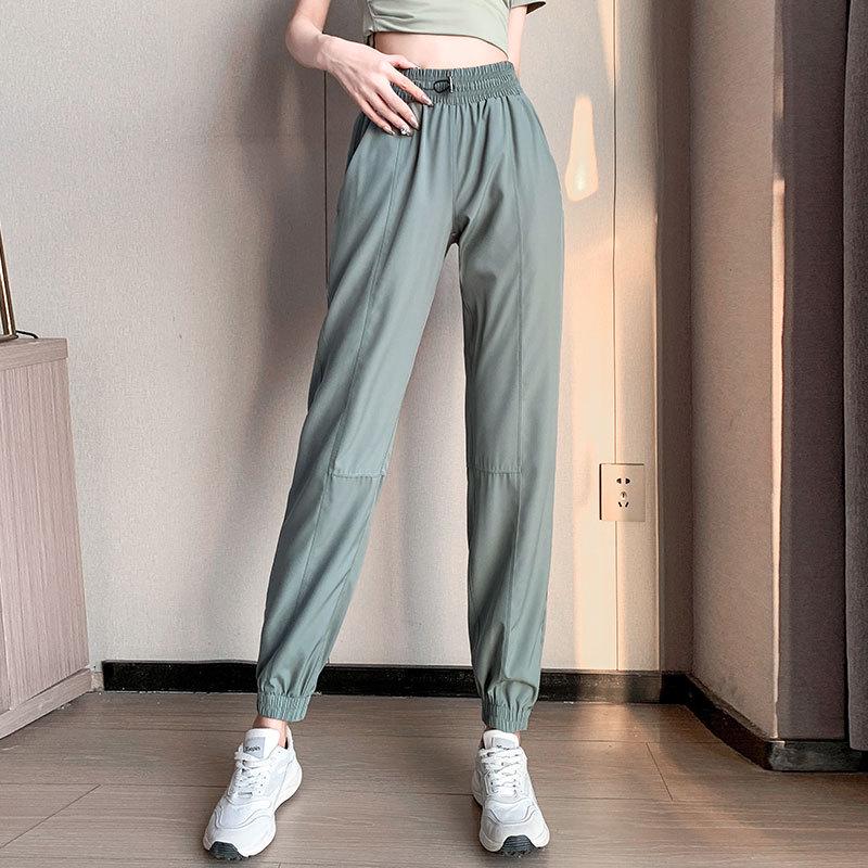 Women's Quick-Dry Yoga Set: Short Sleeve & Pants with Chest Pad for Summer 2025 Morning Runs