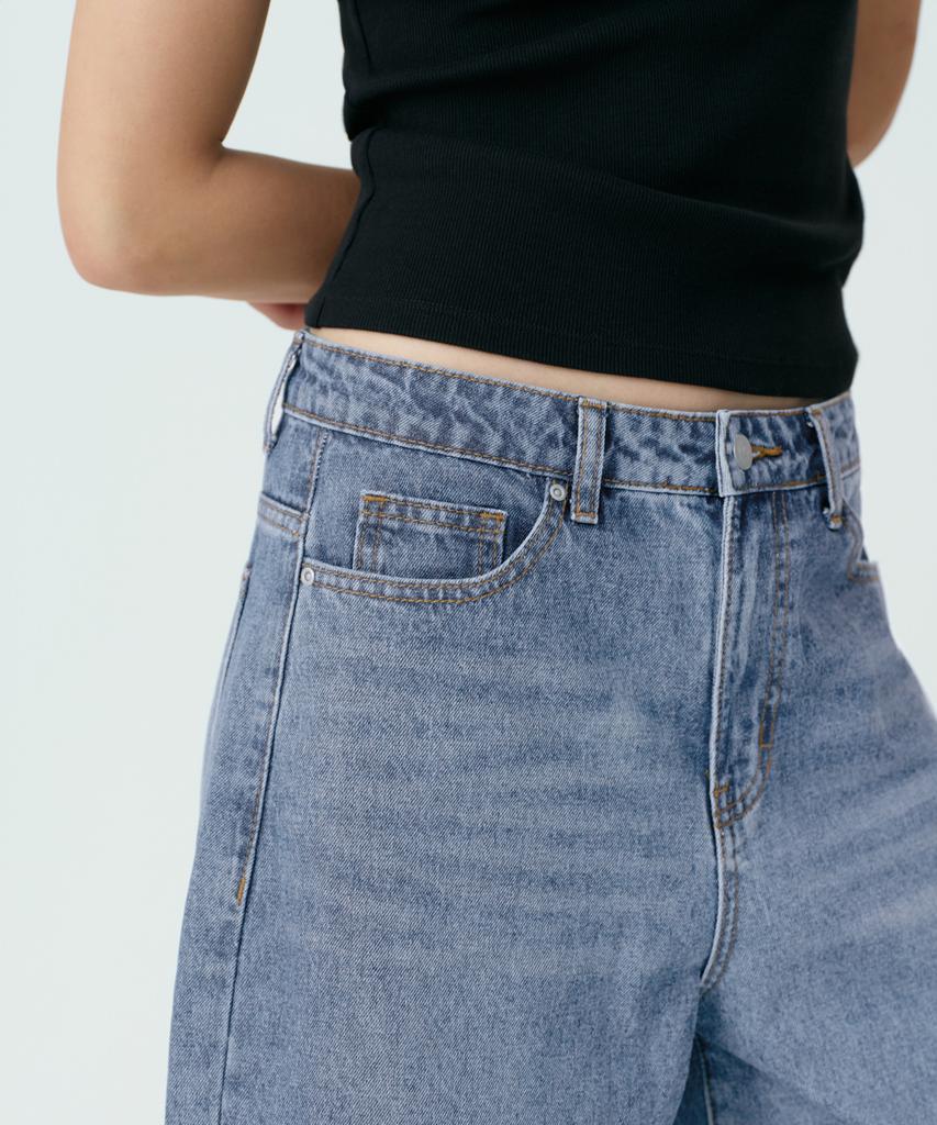 MUSINSA STANDARD WOMAN Curved Denim Pants [Light Indigo]