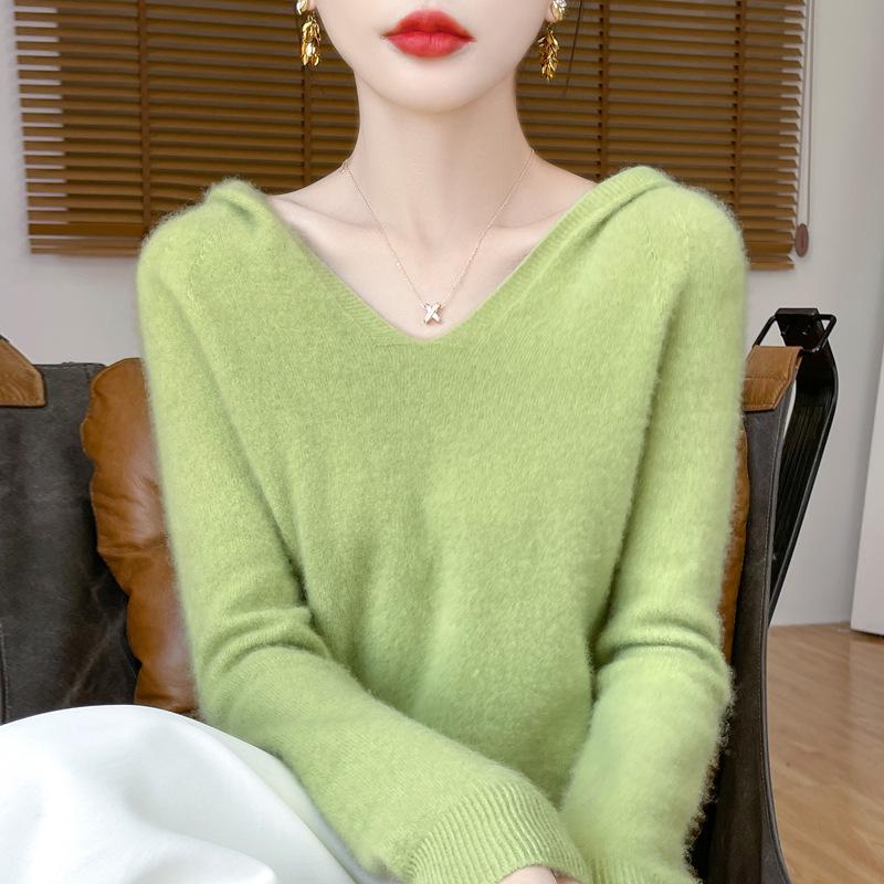Women's 100% Wool Hooded Sweater: Cozy, Loose Fit, Perfect for Autumn/Winter. Trendy Base Layer and Knit Hoodie.