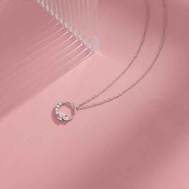 Lucky Wreath Necklace Women's Summer Light Luxury Temperament Pink Zircon Small Flower Clavicle Chain Stainless Steel