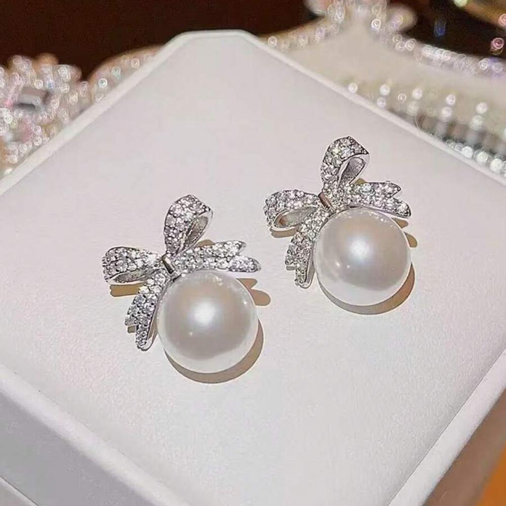 1 Pair Women's Silver Needle Earrings with Diamond Imitation Pearl Inlay Fashionable Niche Design Elegant Jewelry Earrings