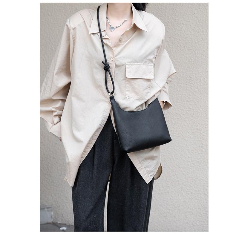 Women's First Layer Cowhide Messenger Bag New Leather Women's Bag Shoulder Bag Niche Design Commuter Bag