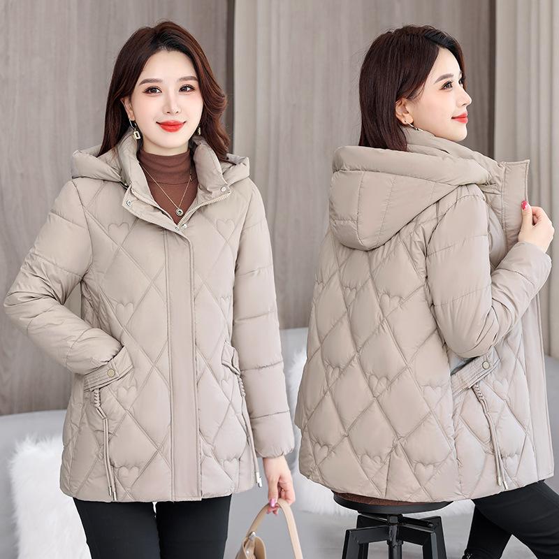 Mom's winter down cotton-padded clothes are fattened and enlarged, and the new foreign-style middle-aged and elderly coats are women's autumn and wint