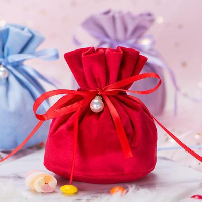 Ambalaj pentru cadouri
– Saci de ambalare și organza