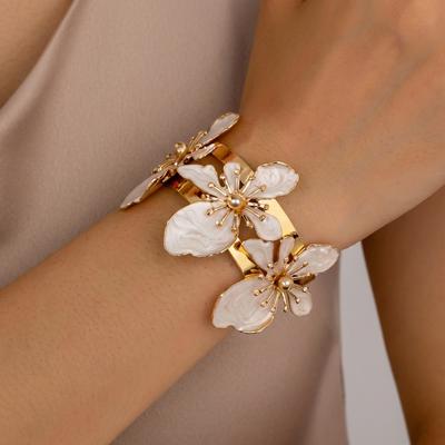 Elegant Enamel Butterfly Flower Chunky Cuff Bracelet for Women Minimalist Floral Wrist Open Bangle Holiday Party Jewelty Gift