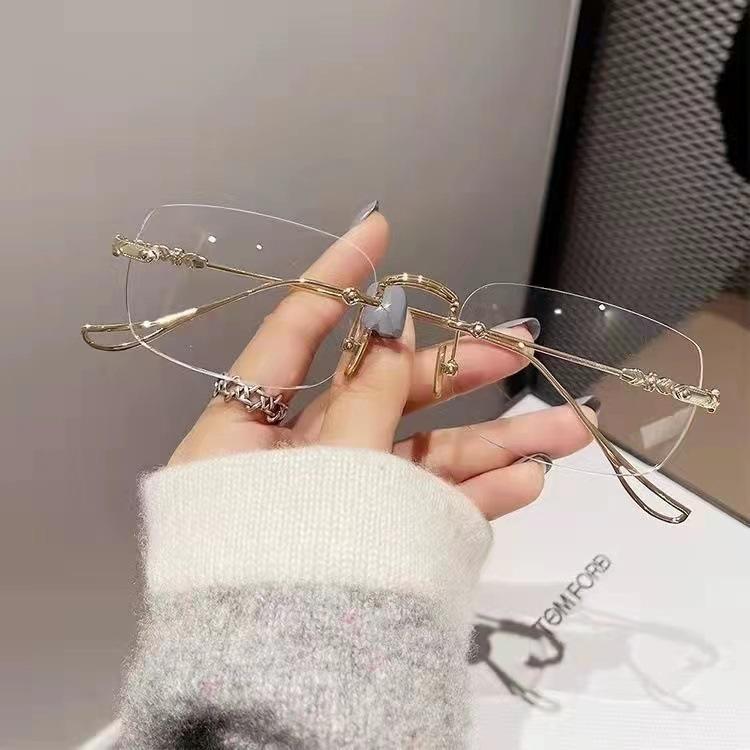 Ultralight Rimless Anti-Blue Light Reading Glasses - Fashionable, Anti-Radiation Design for Men & Women, Enhances Youthful Appearance.