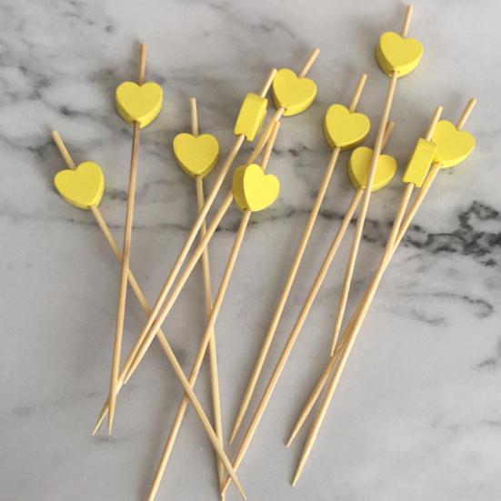 100Pcs Disposable Dessert Picks Heart Pattern Bamboo Barbeque Snacks Buffet Picks Indoor