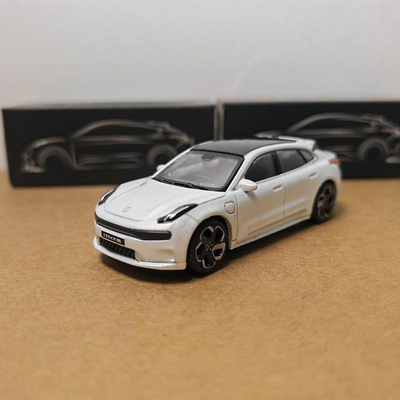 

Bburago 1:64 ZEEKR 001 FR Alloy Station Wagon Sports Car Model Diecasts Metal New Energy Vehicles Car Model Simulation Kids Gift