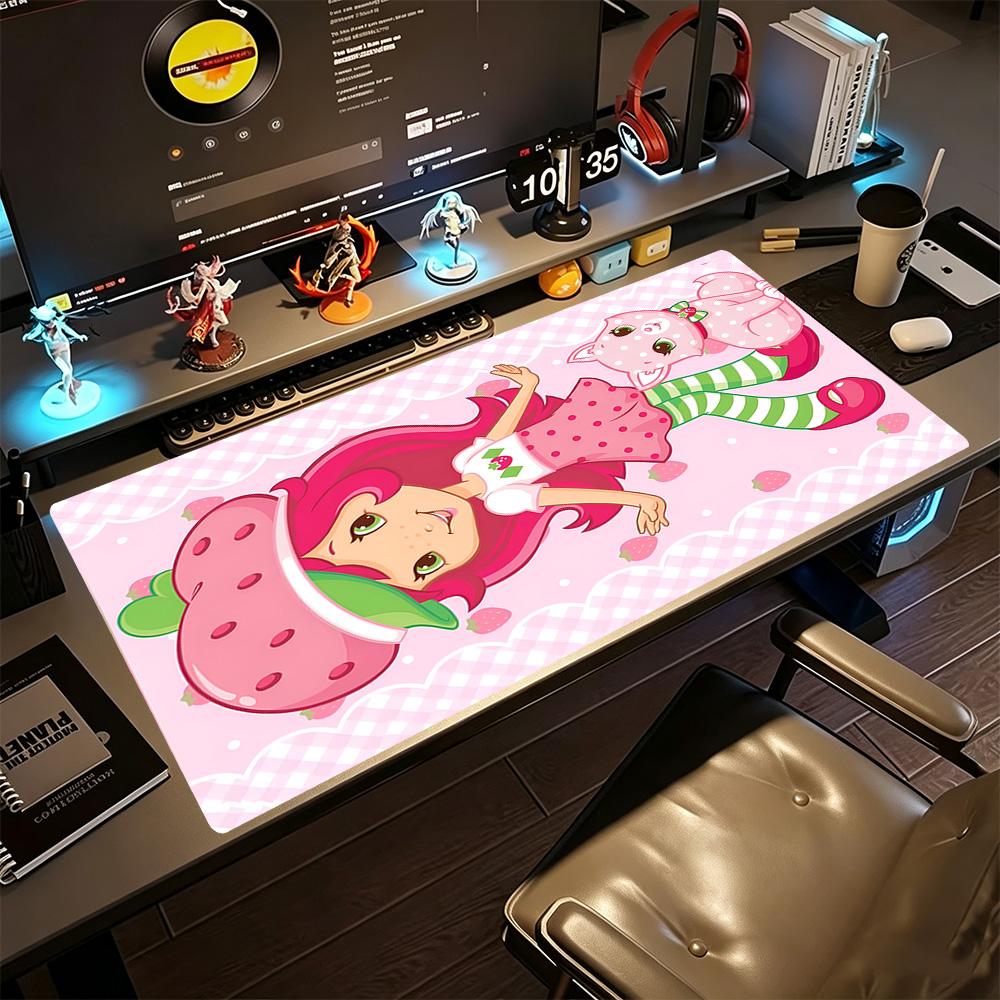 Strawberry Shortcake's Cute Moment Gaming Mouse Pad Desk Mat Office Mouse Mats Non-Slip Rubber Base Computer Desk Office Decoration Accessory