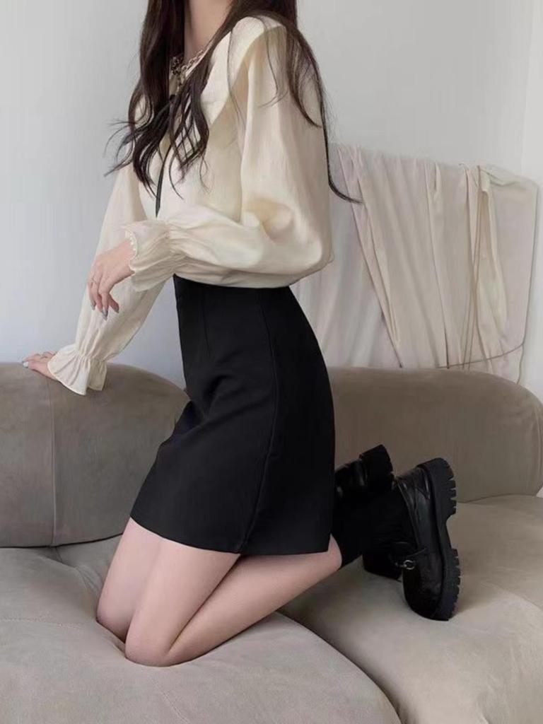 2024 Spring Women's High-Waisted A-Line Black Skirt - Slim, Fashionable, College Style