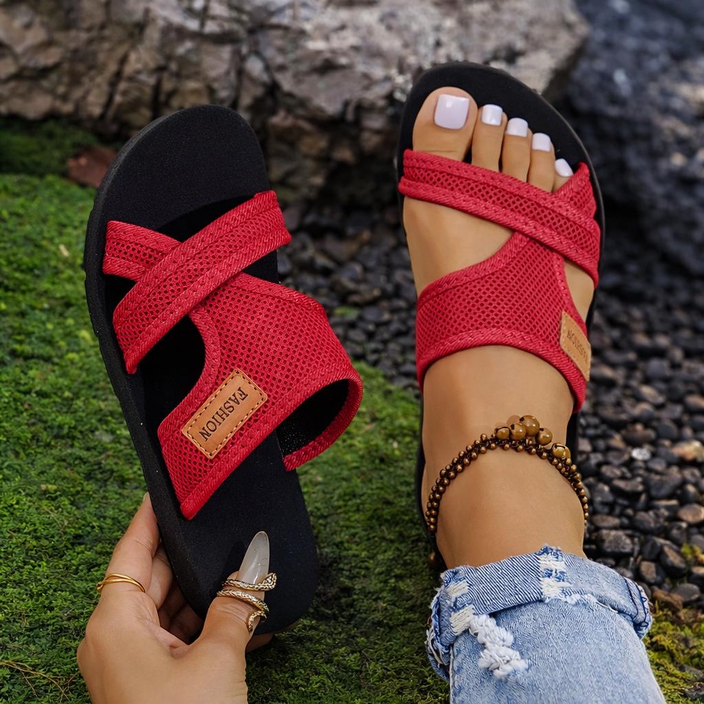 2026 Summer Women's Breathable Mesh Non-Slip Beach Slippers