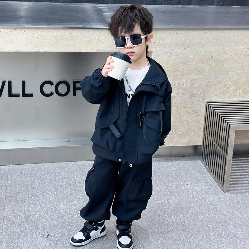 Boys' Red Autumn Casual Sports Suit 2025: Fashionable and Handsome Baby Two-Piece Set