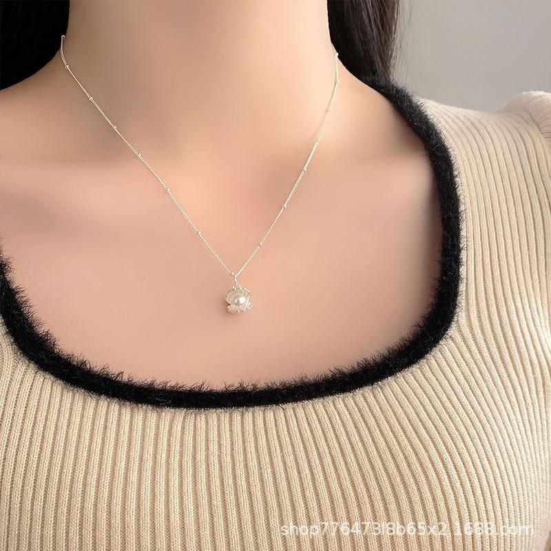 Womens Shell Pearl Necklace Luxury Minimalist Collarbone Chain Fashion Jewelry