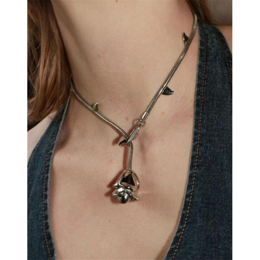 Tooxika Metal Thorn Rose Flower Pendant Necklace Personality Temperament Cold Wind Collarbone Chain Female