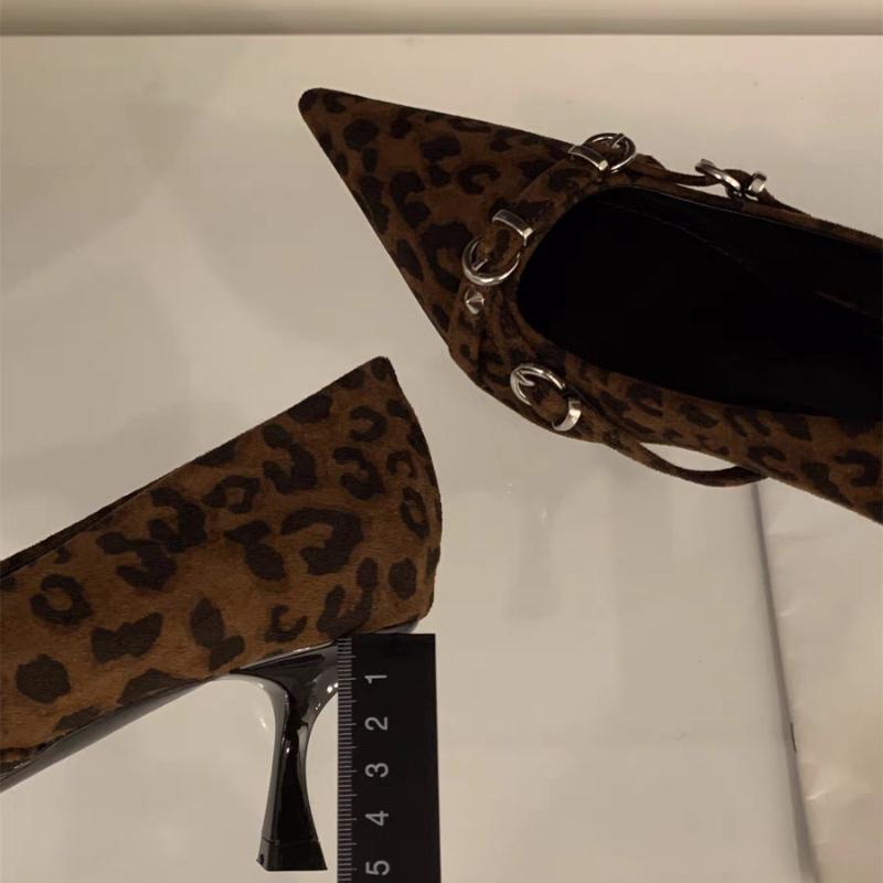 Móda Sexy Leopardí Vzor Dámské Slingback Vysoké Podpatky Léto 2025 Lodičky se Špičatou Špičkou a Středním Podpatkem Sandály Lodičky se Špičatou Špičkou a Mělkým Výstřihem