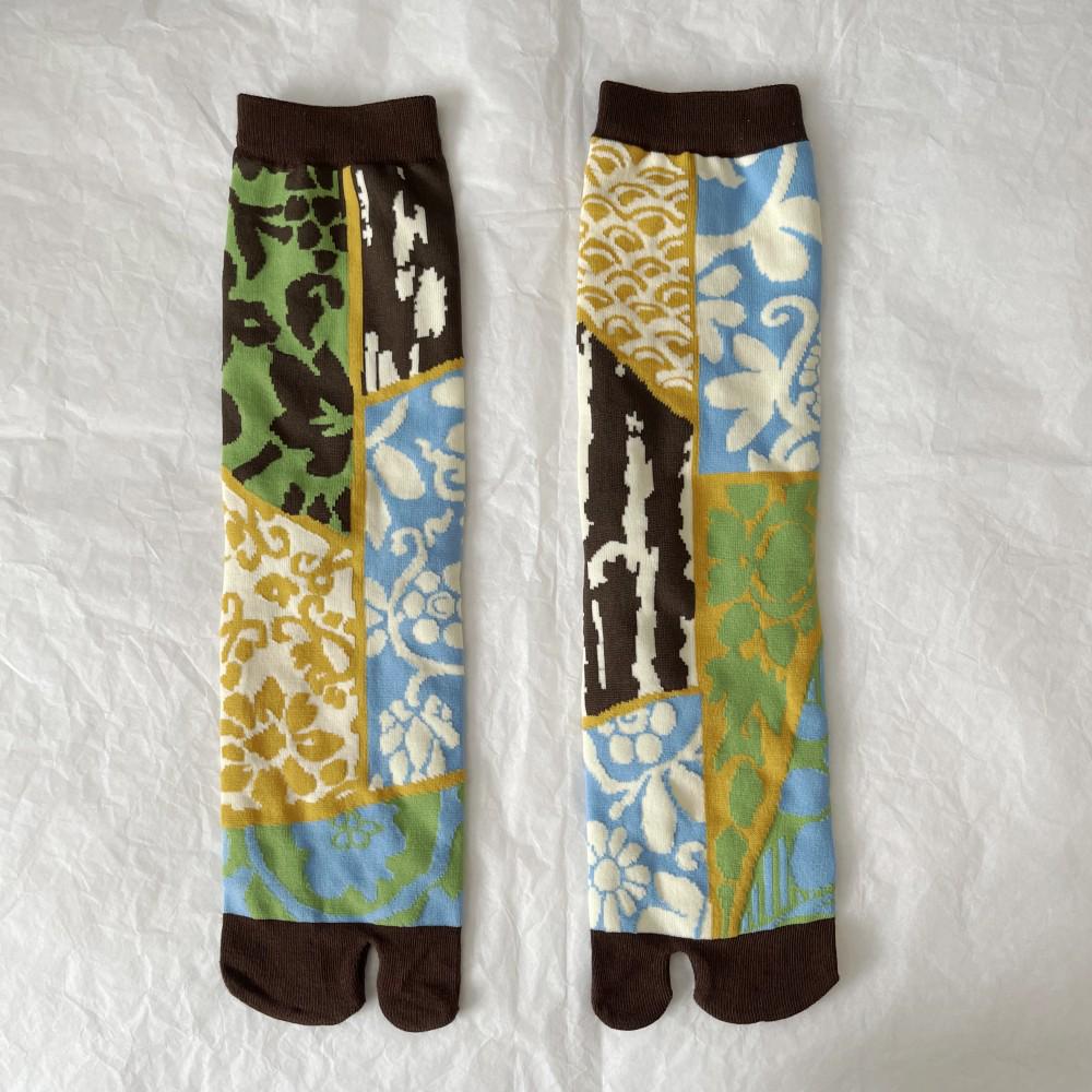 Trendy Japanese Multi-Color Jacquard Floral Tabi Socks - Cute Split-Toe Mid-Calf Design