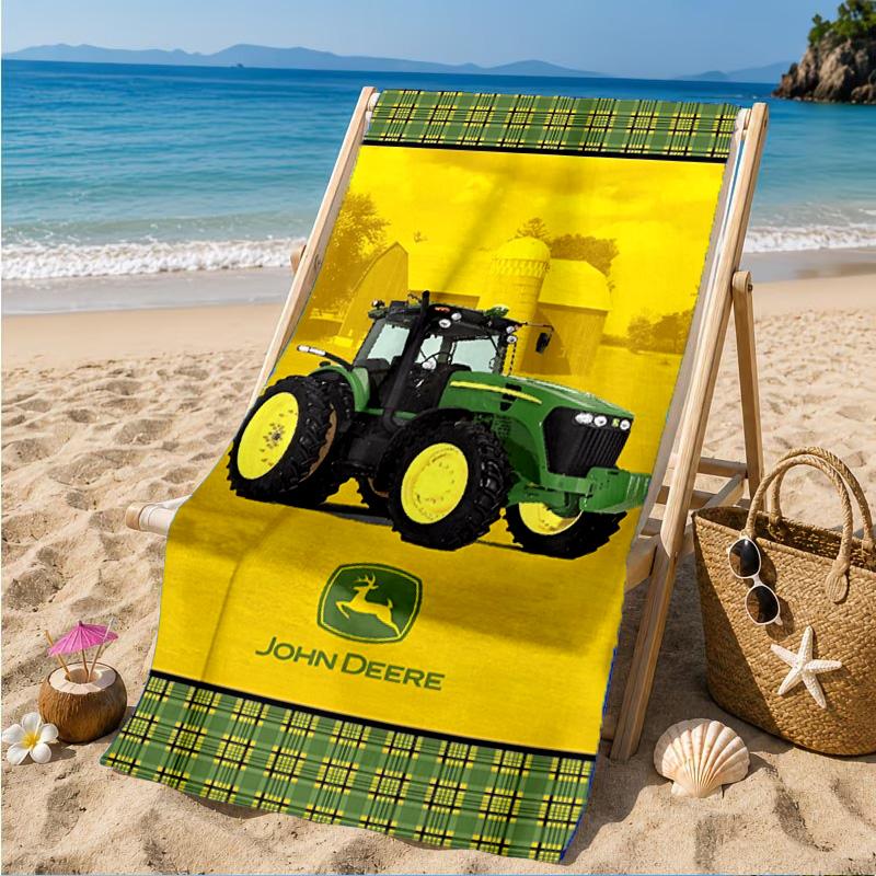 מגבת חוף עם לוגו John Deere, מתייבשת במהירות, קלה לטיפול, מתאימה גם לאימוני כושר וגם לחופשות חוף, ציוד חיוני לספורט
