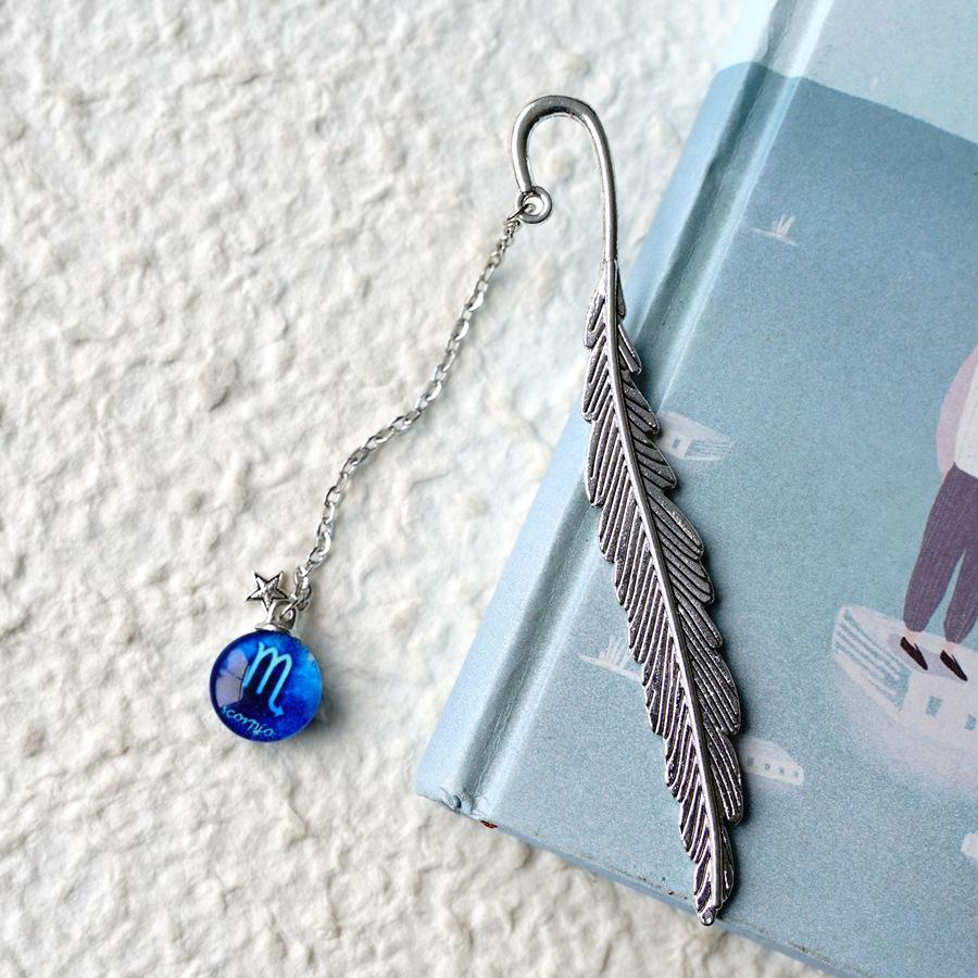 Creatieve Lichtgevende Boekenlegger Twaalf Sterrenbeelden Hanger Metaal Retro Blad Pagina-markeerder met Cadeau