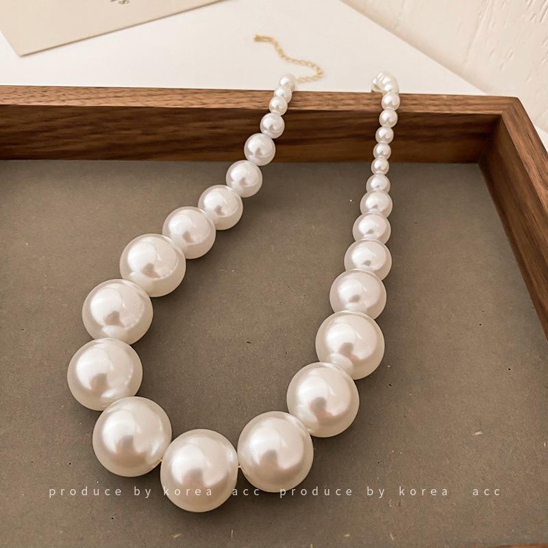 Dongdaemun personality pearl necklace retro exaggerated neck chain collarbone chain Internet celebrity temperament necklace women