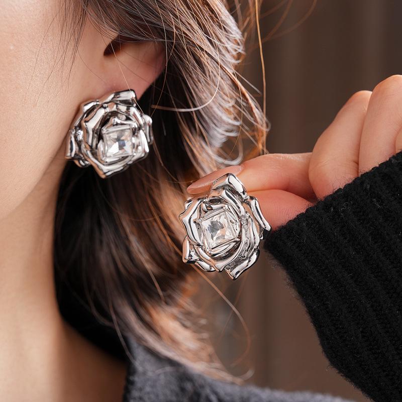 Silver Needle Diamond Teardrop Pendant Stud Earrings - Vintage Luxury Design