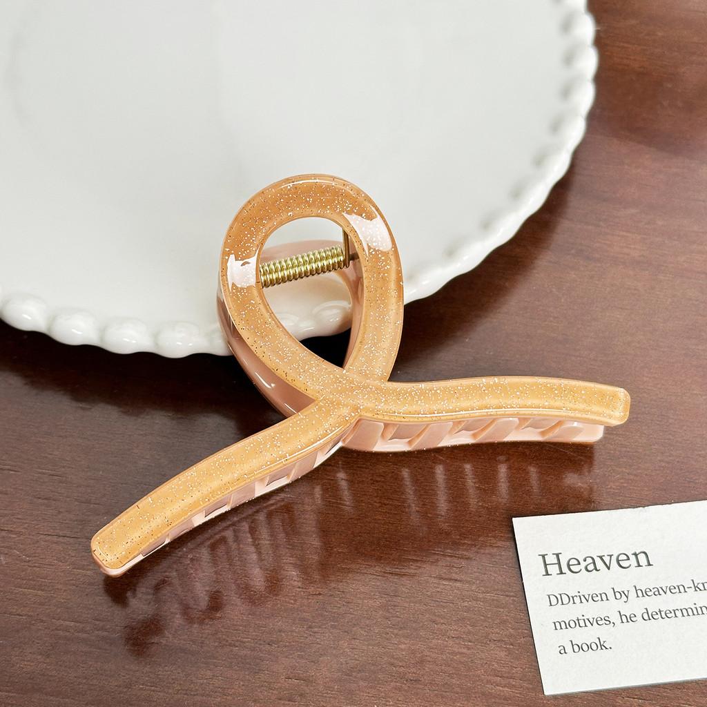 Premium Minimalist Hair Clips In Bright Colors With Unique Styles For Fashion Everyday