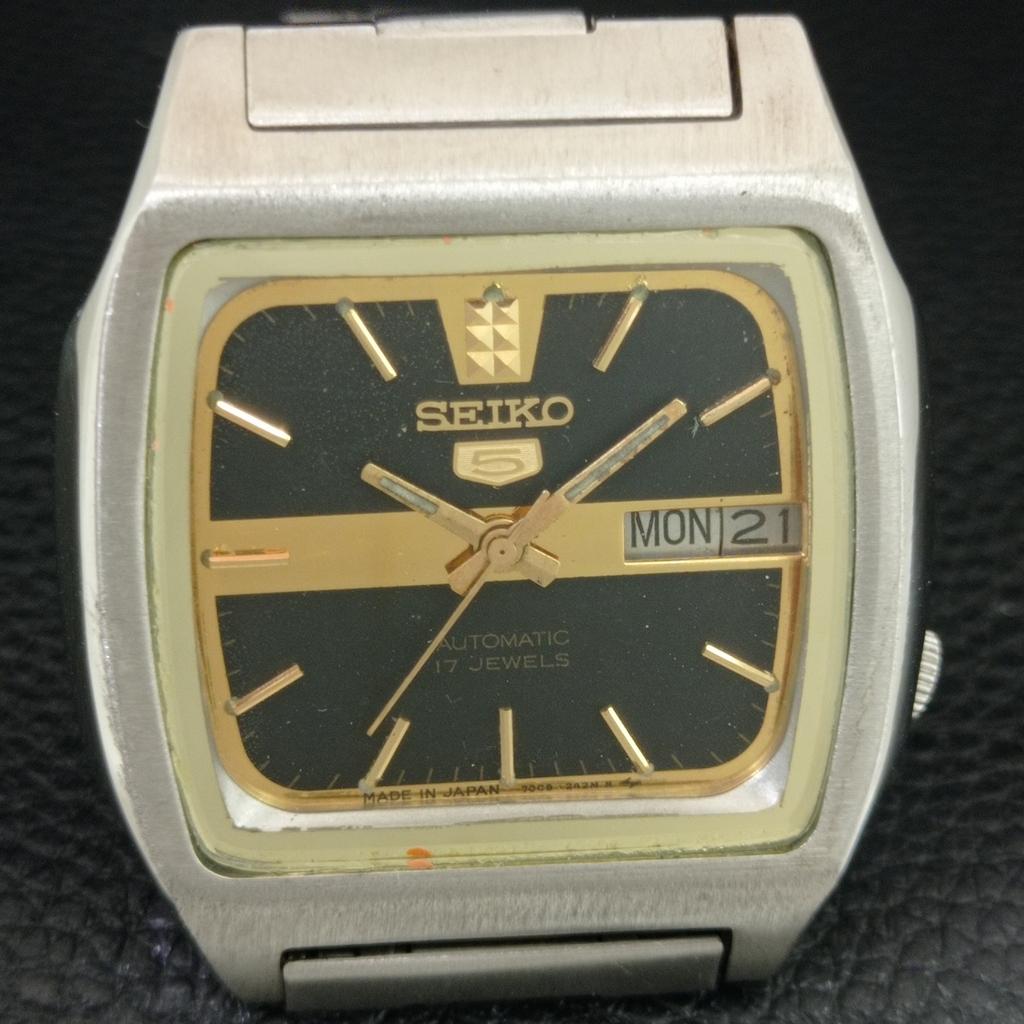 GENUINE VINTAGE SEIKO 5 AUTOMATIC 7009A JAPAN MENS ORIGINAL DIAL WATCH a709209-1
