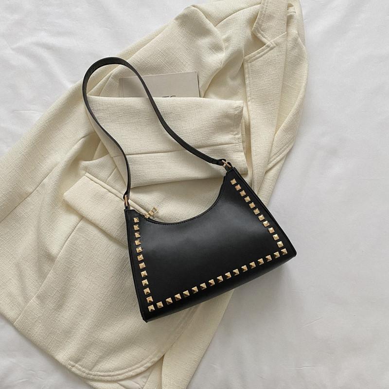 Trendy Street Style Womens Pu Crescent Bag With Stitching Details And Zipper Closure чёрный