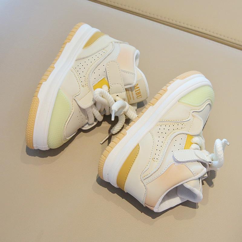 Children's sports shoes 2025 spring and autumn boys' casual board shoes new high-top girls' little white shoes soft-soled baby shoes list