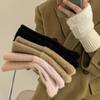 Stilvolle Schwarz-Weiß-Halbfinger-Winterhandschuhe für Damen - Nerz-Samtplüsch, Süßes Bürodesign