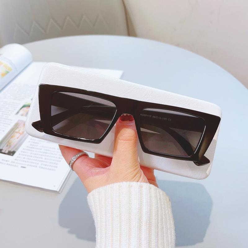 

JYL TS Hong Kong Style Sunglasses Women UV Protection Big Face 97117 A-9883 колір синій белл