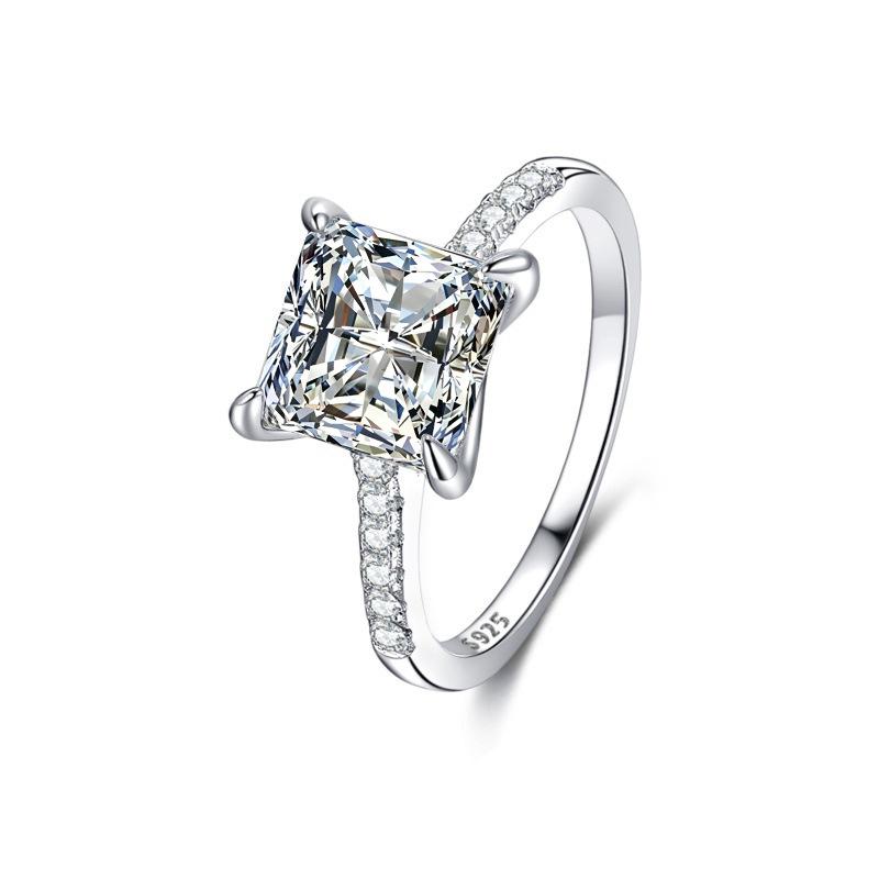 3 Carat Princess Cut Moissanite Engagement Ring in S925 Sterling Silver
