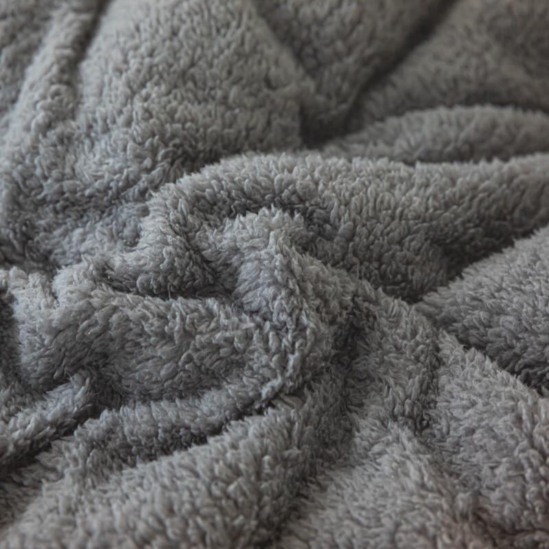 Soybean Fiber Lamb Fleece Comforter