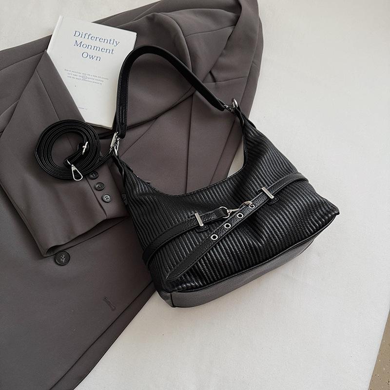 

High-value work commuter underarm bag women s 2025 autumn new retro niche one-shoulder messenger bag hand bag чёрный