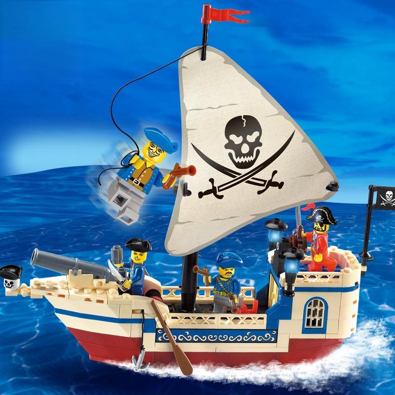 Pirate Ship Building Blocks – Kids Educational Bricks Set Compatible Pirate Vessel Model with Action Figures Toys Model