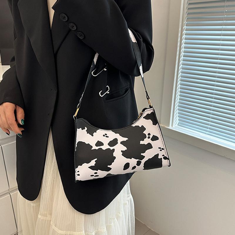 Women's Underarm Bags Autumn and Wibnter Trendy Shoulder Bag Cute Simple Handbags and Purses Female Travel Small Totes