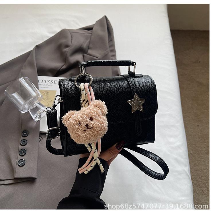 

Fashion contrasting color portable Cambridge bag women s bag 2025 new niche design messenger bag casual commuter shoulder bag чёрный