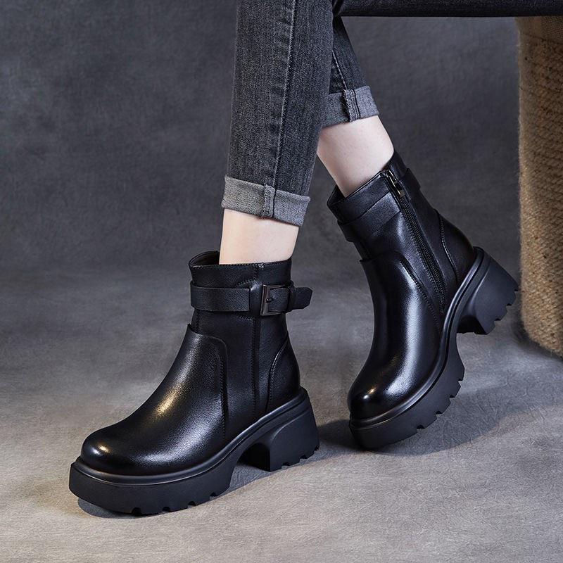 Nye fasjonable damesko med tykke såler, rundtuppede støvletter, støvletter med beltespenne og ankelstøvletter