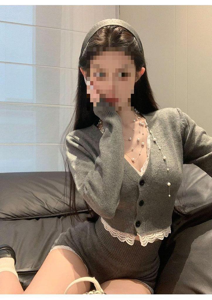 2024 Early Autumn Retro Lace Trim High Waist Knit Shorts - Slimming Gray Women's Fashion