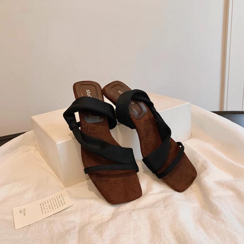 

Heel height 5.5cm~ Temperament square head with open-toed thick heel slope heel cool slippers women 34 чорний