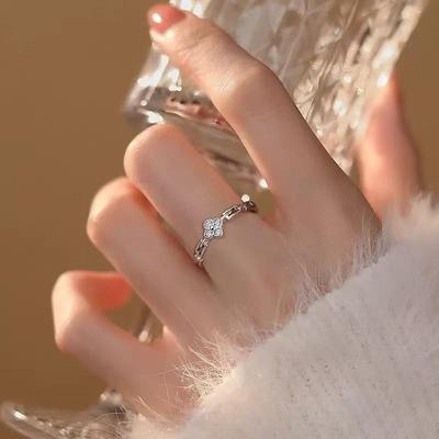 Korean-Style Four-Leaf Clover Ring for Women: Exquisite, Minimalist, Chic Chain Design, High-End Feel, Versatile Index Finger Accessory