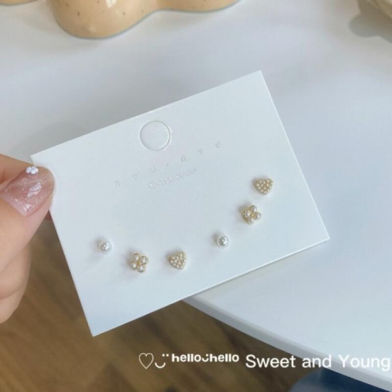 

Mini Daily Transparent Pearl Cubic Heart Earrings Set